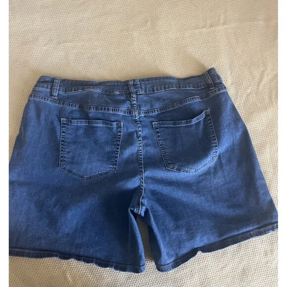 Lane Bryant Denim Shorts Size 20 2 Pair Bundle Pearl Floral Blue - Picture 4 of 10